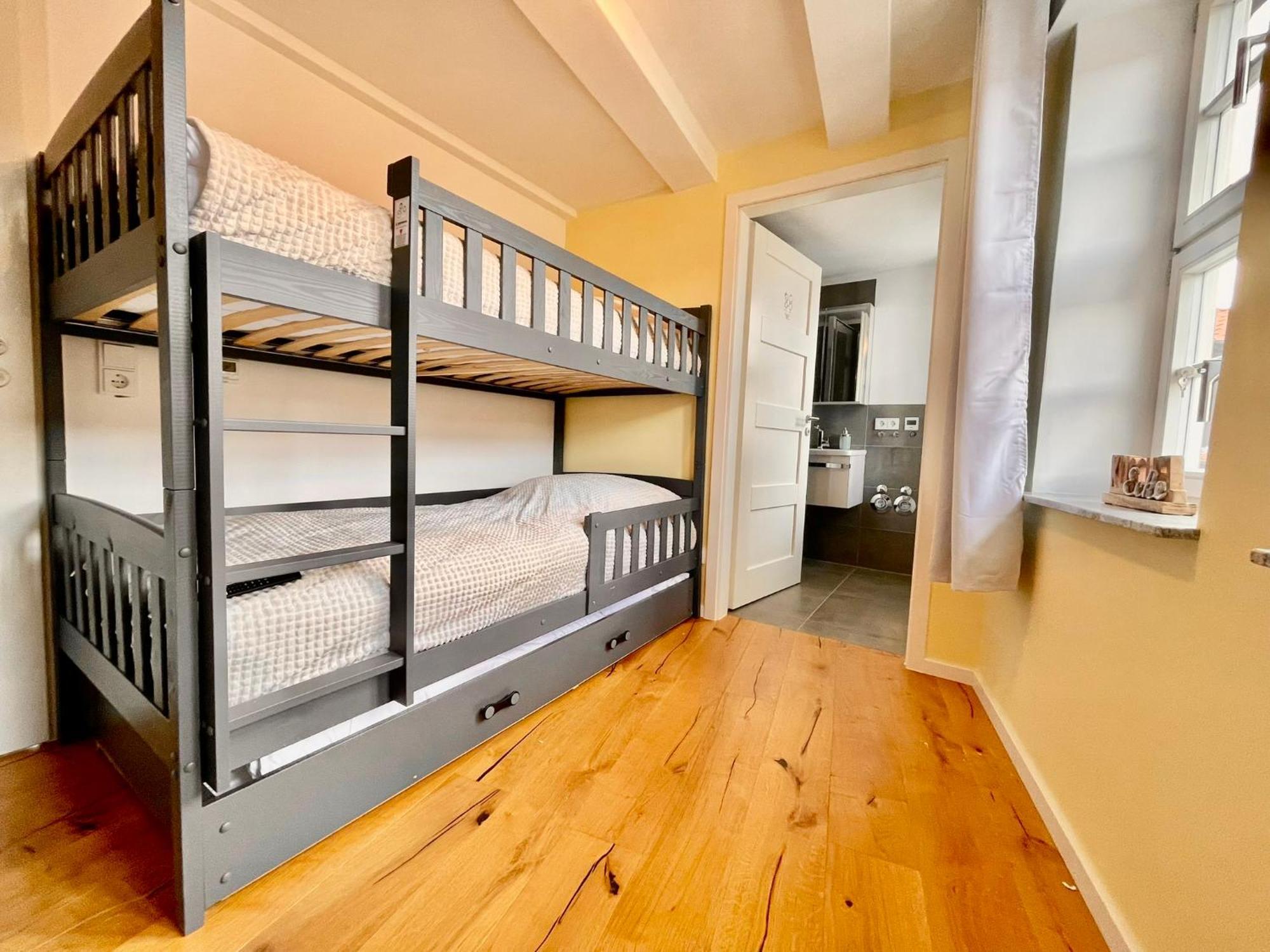 Homelikestay: Ferienwohnungen - Wernigerode - Wlan - Bestlage - Liebevolle Einrichtung Dış mekan fotoğraf